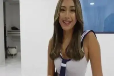 Cewek SMA Cantik Pertama Kali Cobain Ngentot Pantat